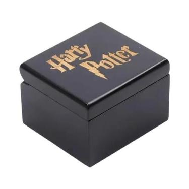 Imagem de Caixa De Música De Madeira Vermelha Banhada a Ouro, Decoração Criativa