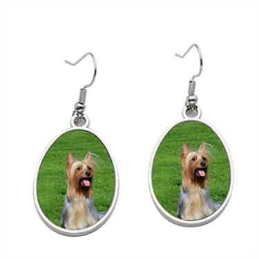 Imagem de Brinco de gramado de terrier sedoso australiano em grama verde – Brincos pendentes para meninas – Presente de festa de aniversário dos namor