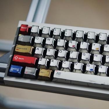 Imagem de SUEHIODHY Retro Pbt Keycaps - Conjunto De Keycaps Com Tema De Mangá Japonês, 141 Teclas Cherry Profile Dye-Sub Custom Keycap, Keycaps De Estilo Minimalista De Luz Mista Para 60%, 65%, 75%, 100% Cher