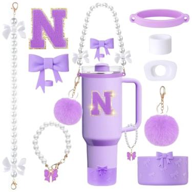 Imagem de MOTEERLLU Conjunto de acessórios de copo Stanley roxo de 9 peças para copo de 850 g 1,530 g com alça, incluindo enfeite de palha de arco e bota, alça de alça de pérola e pingente de alça, adesivo de