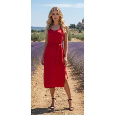 Imagem de vestido plus size midi decotado com abertura lateral e cinto regulador