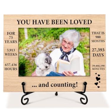 Imagem de Zwsrplo Moldura de aniversário de 75 anos, presentes de aniversário de 75 anos para mulheres e homens, presentes para avó para 75 anos, decoração de mesa, porta-retrato para pai e mãe, 10 x 15