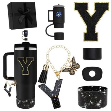 Imagem de Miglaja Acessórios pretos para copos Stanley 850.5 g 1,134.0 g, todos os acessórios caixa de presente contêm topo de palha de flor, bota de silicone, adesivos de letras e pingentes, conjunto de tampa