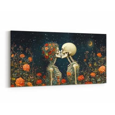 Imagem de Arte de parede de casal de caveira para sala de estar 96 cm C x 48 cm L, decoração de parede de céu estrelado de lua amante de fantasmas góticos para quarto, escritório, flores rosas românticas, dia