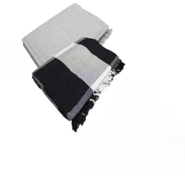 Imagem de Kit 2 Mantas Para Sofa King Gigante 300x180cm Algodao Protetor Decorativo (Cinza Neblina + Preto c/Cru)
