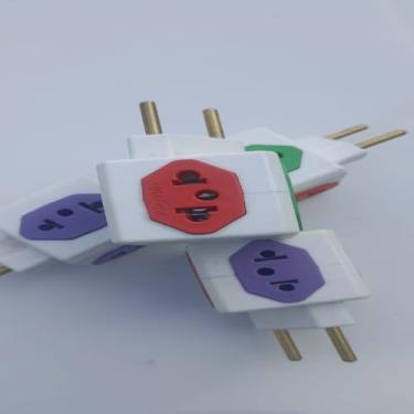 Imagem de Adaptador Benjamin Cubo de Tomada com 4 Entradas 20 A, 250 volts Plug Padrão 3 Pinos
