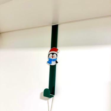 Imagem de Suporte para Guirlanda de Natal, Gancho de Porta com Personagens Natalinos, Conjunto com Pingentes de Boneco de Neve, Papai Noel, Rena e Pinguim (Pinguim - Verde)
