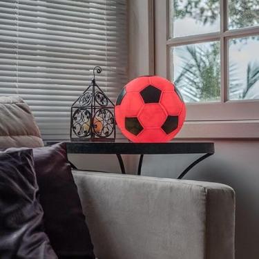 Imagem de Luminária Pendente Bola de Futebol – Design Decorativo Esportivo, Luz Difusa, Bivolt, Cabo 1,8m, Ideal para Quarto, Sala e Área de Lazer