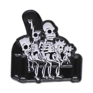 Imagem de Broche De Metal Esmaltado Caveira Punk Engraçada, Pins De Desenho Anim