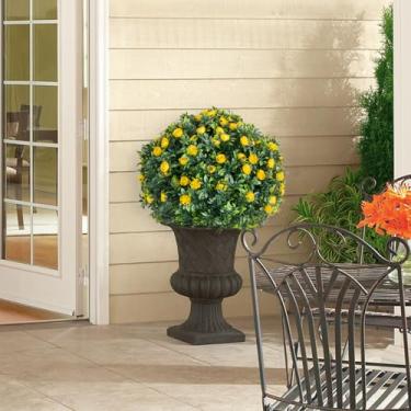 Imagem de Conjunto de 2 árvores de topiaria artificial com estacas de metal, plantas falsas de PE resistentes a UV de 59,9 cm com flores de rosas para decoração interna/externa, amarelo