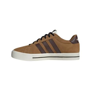 Imagem de adidas Tênis masculino casual Daily 4.0 com cadarço, Bronze Strata/marrom escuro/off-white, 5 Women/4 Men