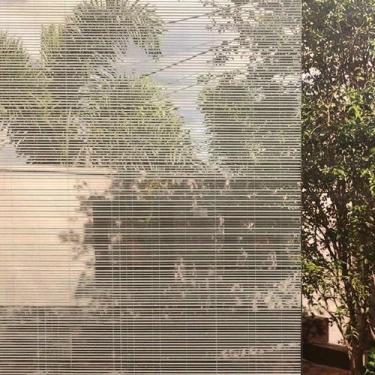 Imagem de Pelicula Adesiva para Vidro Blindex Linhas Branco e Cinza 200x60cm - O