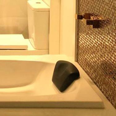 Imagem de Banheira Design Moderno Tulipa 150cm Imersão com 2 Alças Inox 1 Travesseiro Branco