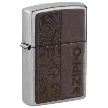Imagem de Zippo Isqueiro de bolso cromado de couro marrom com design de emblema