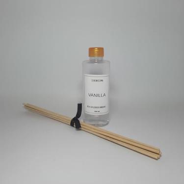 Imagem de Refil para Difusor de Ambiente Classic Aroma Premium 100ml com Varetas de Madeira Decorativa (Aroma Vanilla)