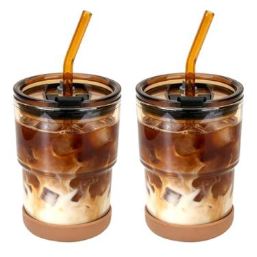 Imagem de Zukro Copo de vidro de 368 g com canudo de vidro, tampa à prova de vazamento, copo de água fofo reutilizável de parede grossa com bota de silicone para café gelado, chá frio, pacote com 2, âmbar
