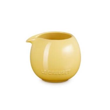 Imagem de JARRA DE SAQUÊ LE CREUSET JARDIN 440ML SPHERE EM CERÂMICA COM RELEVO CAMOMILLE 80048480070003
