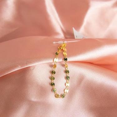 Imagem de Tornozeleira Feminina com Medalhinha  Semijoia Clássica com Elegância 