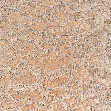 Imagem de Rolo 3 Metros Renda Suiça Forrada 95% Poliéster 5% Poliamida