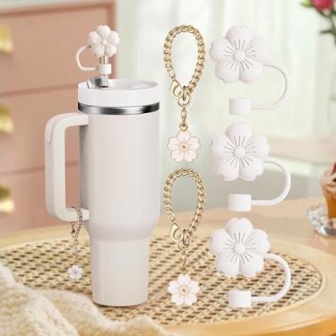 Imagem de Conjunto de 5 peças compatíveis com acessórios Stanley Cup, 3 topos de palha de flores compatíveis com capa de palha Stanley de 9 a 10 mm, 2 lindos pingentes de flores para copo com alça (branco)