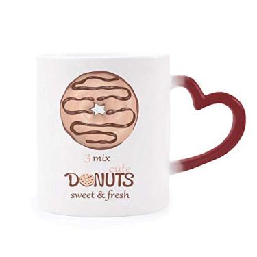 Imagem de Caneca de chocolate com rosquinha de sobremesa doce sensível ao calor Caneca vermelha que muda de cor