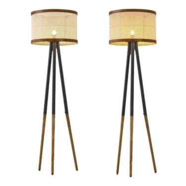 Imagem de Luminária de Chão Ravena Tripé de Ferro e Madeira Madeira Maciça Cúpula Palha Indiana Sintética