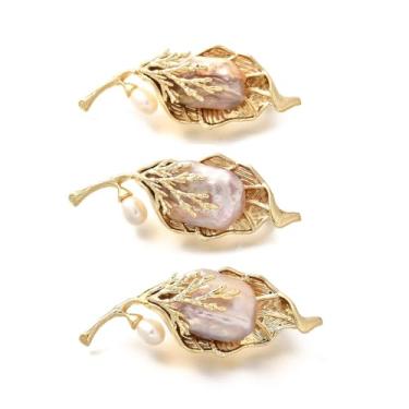 Imagem de Airssory Broches de latão de folha de cor dourada com contas de pérola natural elegantes folhas de árvore alfinetes de crachá de lapela para roupas de casamento xaile vestido mochila chapéus jaquetas