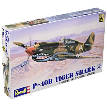 Imagem de Revell 1:48 P - 40B Tiger Shark Plastic Model Kit