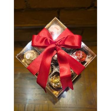 Imagem de Caixa Bombom Sortido Lindt e Ferrero Rocher Chocolate Branco, Ao Leite e Amargo (Vermelho, Tamanho total)