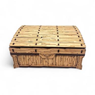 Imagem de Porta Tarô Baú do Tesouro Madeira Mdf Clara Detalhada 17 cm