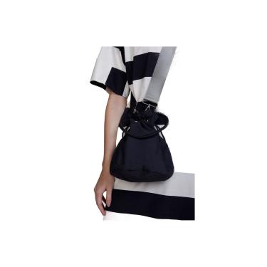 Imagem de Bolsa Tiracolo Feminina Em Nylon Preto UNI