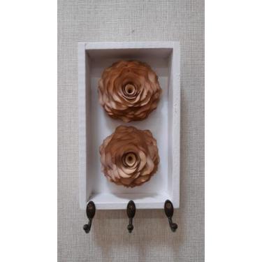 Imagem de Suporte para Chaves Caixa Mdf Flores de Madeira 3 Ganchos 22,5x12x8cm 