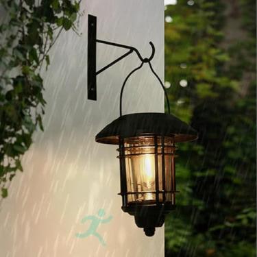 Imagem de Lâmpadas de parede solares externas com sensor de movimento, lanterna suspensa de metal, sem fio, abajur de vidro, IP65, à prova d'água, vintage, jardim, luzes de parede para garagem, quintal, pátio