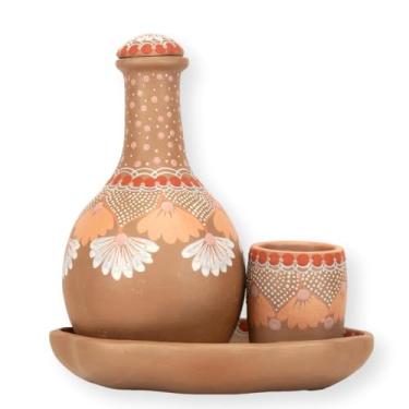 Imagem de Vale do Jequitinhonha Moringa Artesanal em Cerâmica Terracota com Flores Pintadas à Mão, Conjunto com Copo e Aparador, 850ml, (D458)