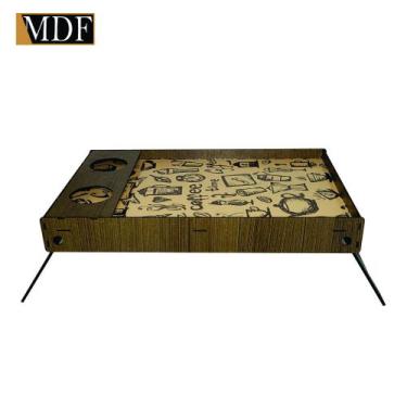 Imagem de Bandeja Café com Base Dobrável e Porta Copo Tags Coffee Simbolos 48x30