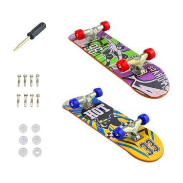 Imagem de Skate de Dedo Kit com 2 Mini Skates, 8 Rodinhas + Ferramenta e Parafusos