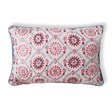 Imagem de Capa de Almofada Bordada Yana com vivo - Westwing Collection, Colorido