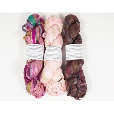 Imagem de Vintageandyou Fio de fita de seda Sari reciclado – Pacote com 300 g | Tiras de seda recicladas cortadas à mão para crochê, tecelagem, macramé, tricô, fabricação de tapetes, artes de fibra | Rosa