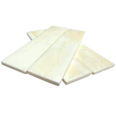Imagem de Malayan Products Laje de osso bovino, espaços em branco para escamas de faca, material embutido de artesanato para joias, conjunto de 4 cortes, escultura ou serra de rolagem com haste limpa e polida