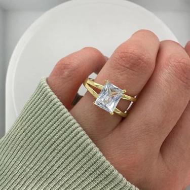 Imagem de 1 anel de cobre simples e elegante banhado a ouro 16 k com uma grande pedra quadrada de zircônia cúbica, adequado como presente para mulheres, tamanho 6-10, 9, Metal, Zircônia cúbica