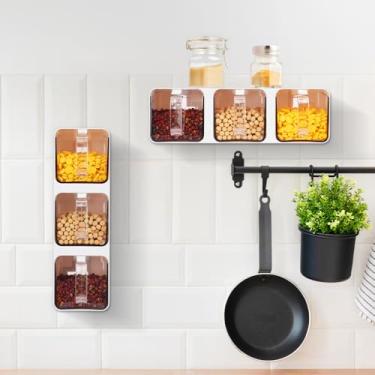 Imagem de JIABEIUS Caixa de tempero montada na parede, recipiente de sal de 3 grades, organizador de gaveta de temperos para pendurar com colher, potes de especiarias de cozinha com suporte para etiqueta e