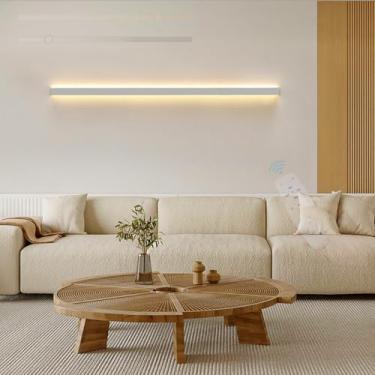 Imagem de GZZBMY Lâmpada de parede longa LED regulável para interior com controle remoto Arandelas de parede de acrílico de alumínio linear moderno para sala de estar quarto corredor 3000K-6500K (branco, 60 cm)