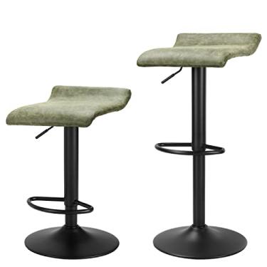 Imagem de Finnhomy Conjunto de 2 bancos de bar com altura balcão, bancos de bar giratórios com apoio para os pés e encosto, bancos de bar modernos ajustáveis em altura para cozinha, couro vintage, verde retrô