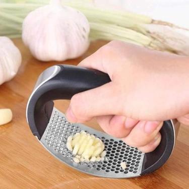 Imagem de Espremedor Amassador de Alho Triturador em Aço Inox Alça em ABS Prensa