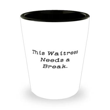 Imagem de Presentes engraçados de garçonete, esta garçonete precisa de uma pausa, copo de dose de Natal exclusivo de colegas de trabalho