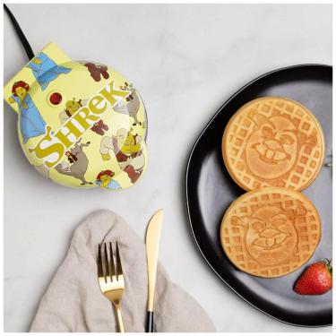 Imagem de Mini Máquina de Waffle, Tema Shrek com Revestimento Antiaderente, 110V 550W, Uncanny Brands, Verde