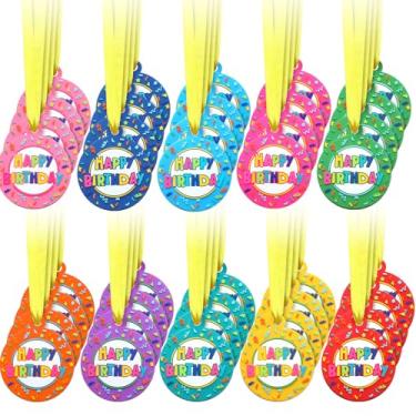 Imagem de Weysat 60 medalhas de feliz aniversário, fitas de prêmio de sala de aula de 5 cm, medalhas de aniversário de borracha para meninos, meninas, adultos, presentes para casa, escola, escritório, festa