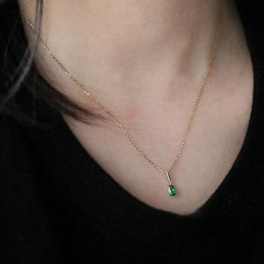Imagem de 1 lindo colar de latão banhado a ouro 16 k estilo vintage em forma de gota, reminiscente de um verde esmeralda, adequado para uso noturno feminino