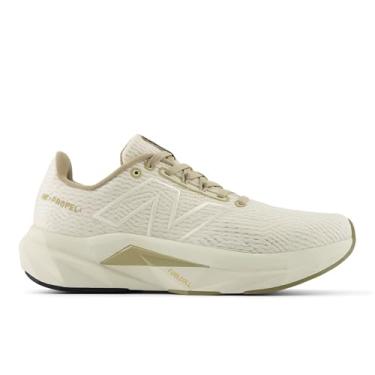 Imagem de New Balance Fuelcell Propel V5 feminino, Linho/dourado metálico/grés, 7 Wide