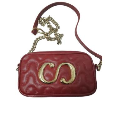 Imagem de Bolsa Classe Câmera em Couro Vermelho com Corrente Dourada, Design Matelassê